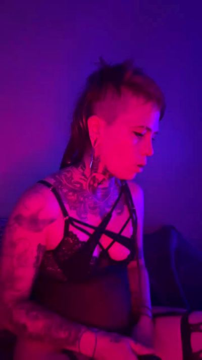 Mmruiz9909 live cam on Cam4