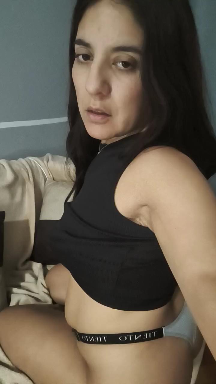 MoiraKiss live cam on Cam4