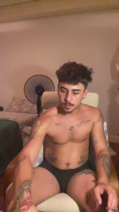Mojitoxxx69 live cam on Cam4