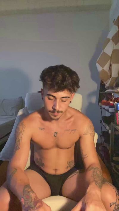Mojitoxxx69 live cam on Cam4