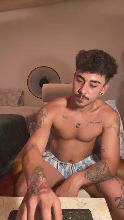 Mojitoxxx69 live cam on Cam4