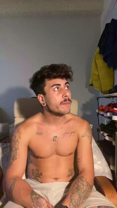 Mojitoxxx69 live cam on Cam4
