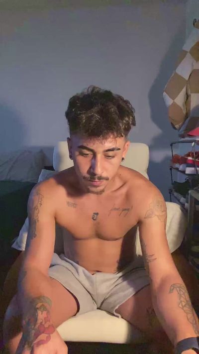 Mojitoxxx69 live cam on Cam4