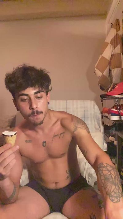 Mojitoxxx69 live cam on Cam4