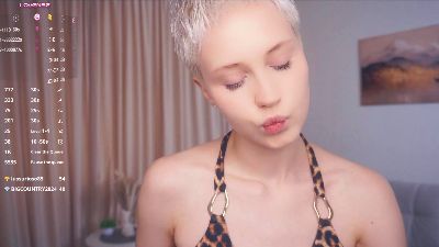 MollieKaltved live cam on Cam4