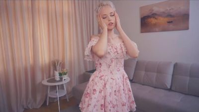 MollieKaltved live cam on Cam4