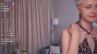 MollieKaltved live cam on Cam4