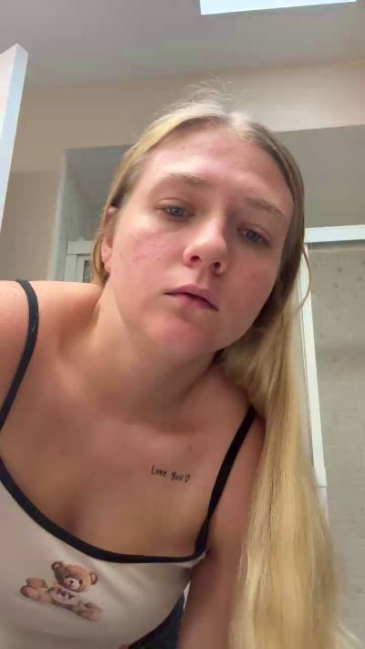 Mommajade079 live cam on Cam4