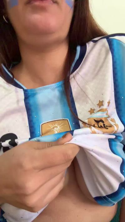 Momy_hot live cam on Cam4