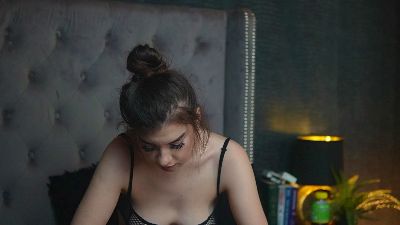 MonaPinky live cam on Cam4