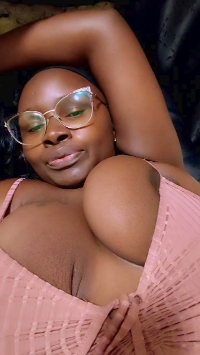 Monamore live cam on Cam4