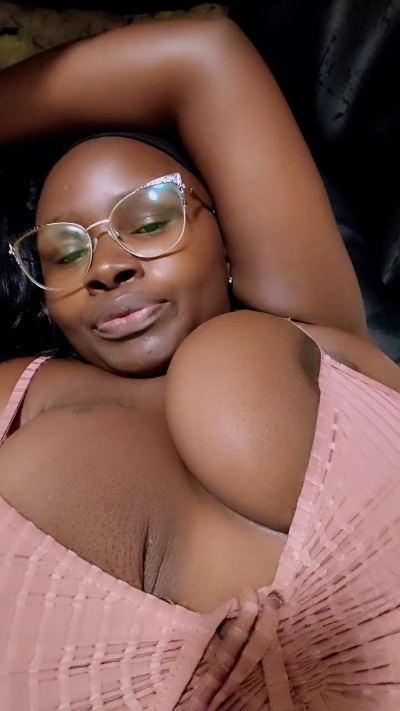 Monamore live cam on Cam4