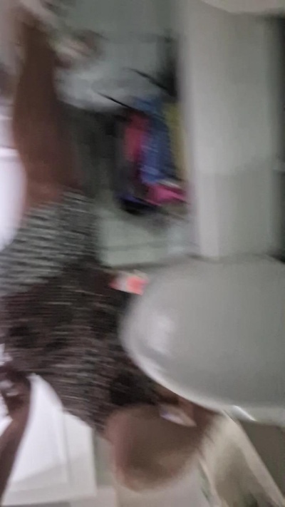 Monella52 live cam on Cam4