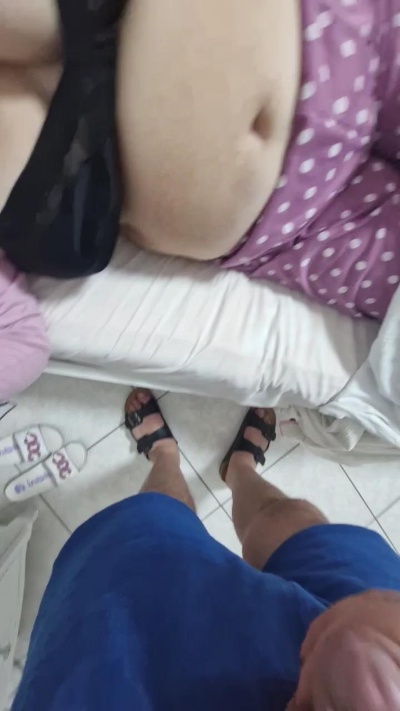 Monella52 live cam on Cam4