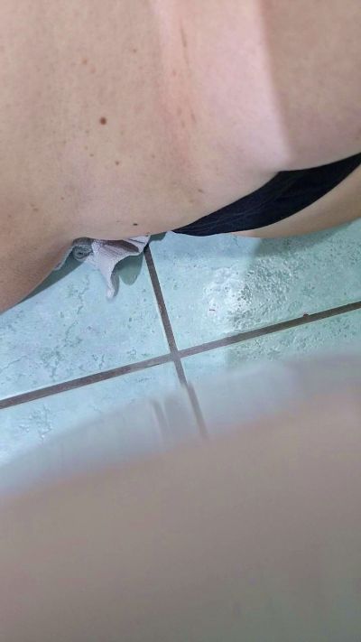Monella52 live cam on Cam4
