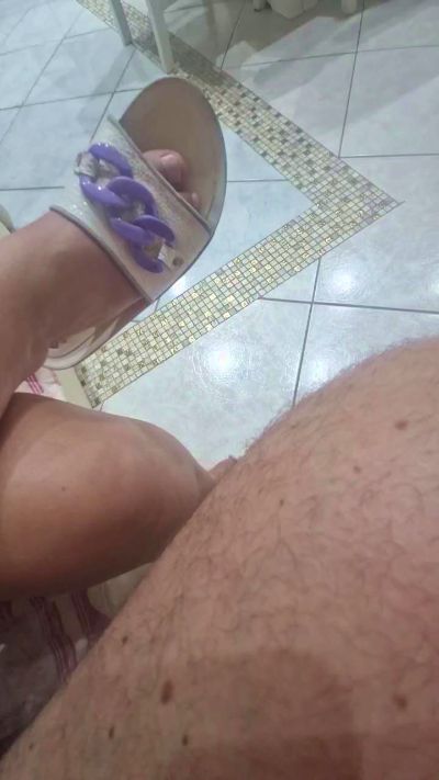 Monella52 live cam on Cam4