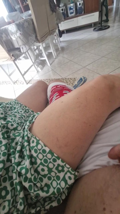 Monella52 live cam on Cam4