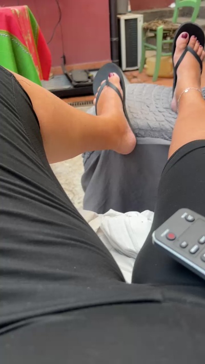 Monellina77 live cam on Cam4