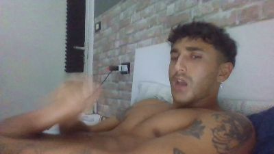 Monellogrande69 live cam on Cam4