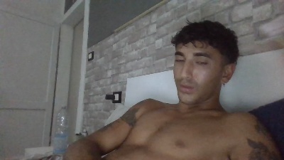 Monellogrande69 live cam on Cam4