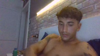 Monellogrande69 live cam on Cam4