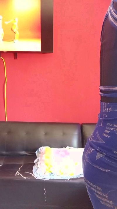 Monica2702 live cam on Cam4