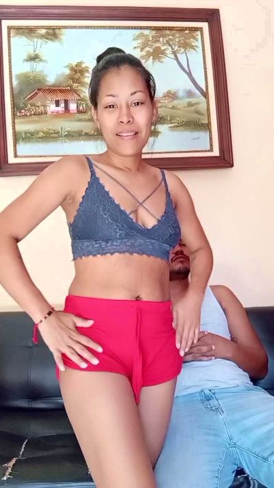 Monica2702 live cam on Cam4
