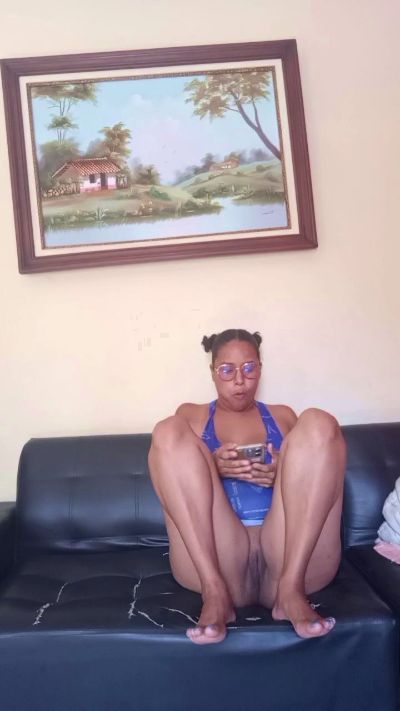 Monica2702 live cam on Cam4