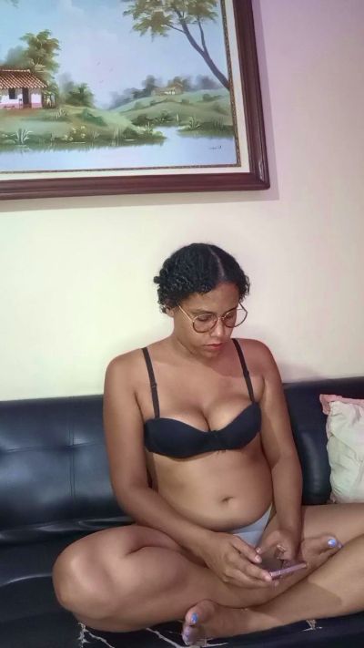 Monica2702 live cam on Cam4