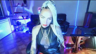 MonicaMaxwell live cam on Cam4