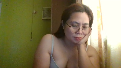 Monicabrave79 live cam on Cam4