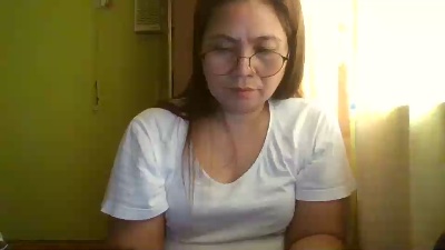 Monicabrave79 live cam on Cam4