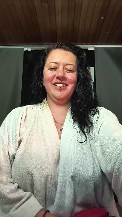 MonikaBohn99 live cam on Cam4