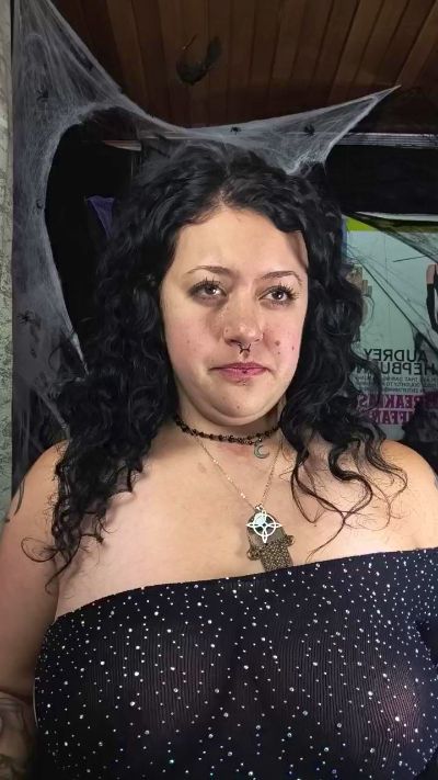 MonikaBohn99 live cam on Cam4