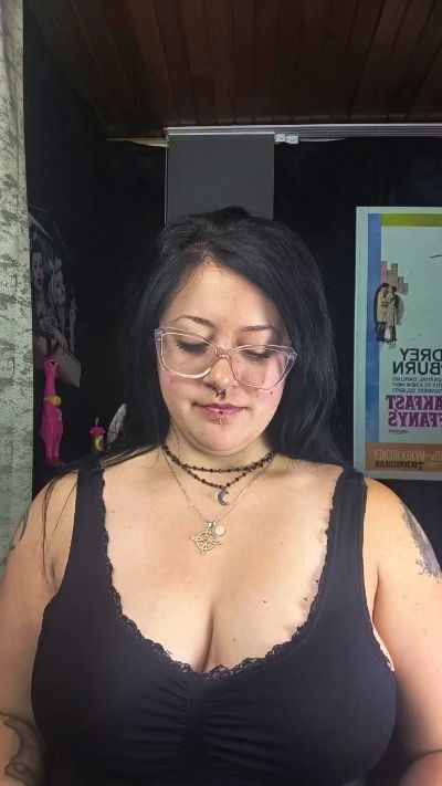 MonikaBohn99 live cam on Cam4