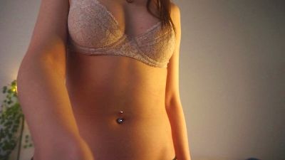 MonikaHerschell live cam on Cam4