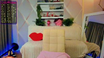 MonikaxPeach live cam on Cam4