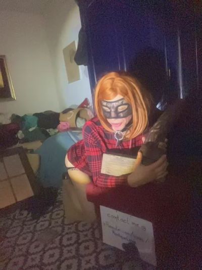 Moniqu3Lov3 live cam on Cam4