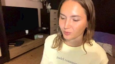 MonnieBusboom live cam on Cam4