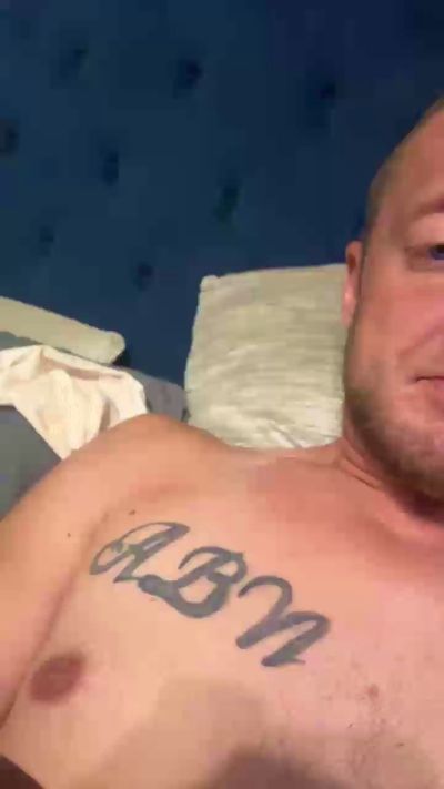 Monster8Dick live cam on Cam4