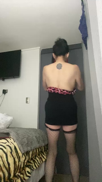 Monttychilena live cam on Cam4
