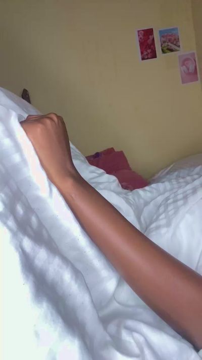 Moohna live cam on Cam4