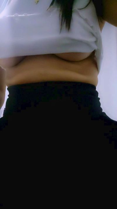 Moon6744 live cam on Cam4