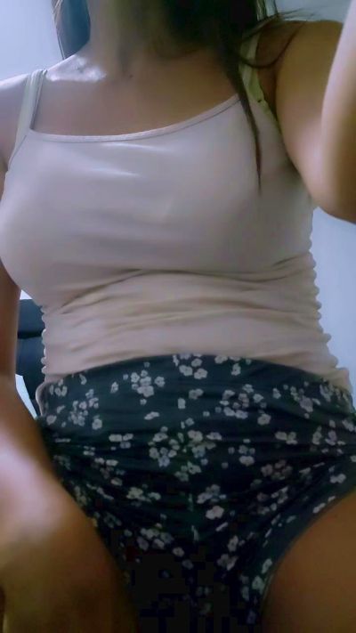 Moon6744 live cam on Cam4