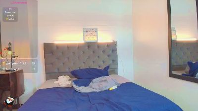 Moonnblue_ live cam on Cam4