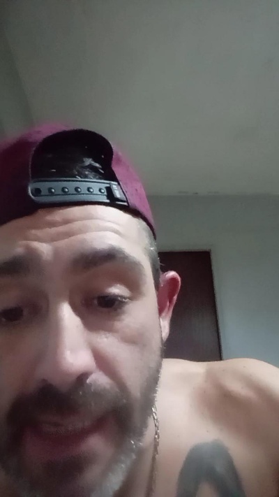 Moprii40 live cam on Cam4