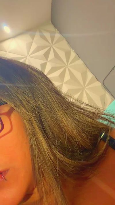 Moranguinh_24 live cam on Cam4