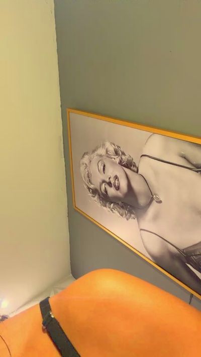 Moranguinh_24 live cam on Cam4