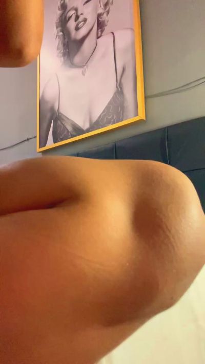 Moranguinh_24 live cam on Cam4