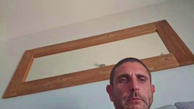 Watch  Morbazo_fumando live on Cam4